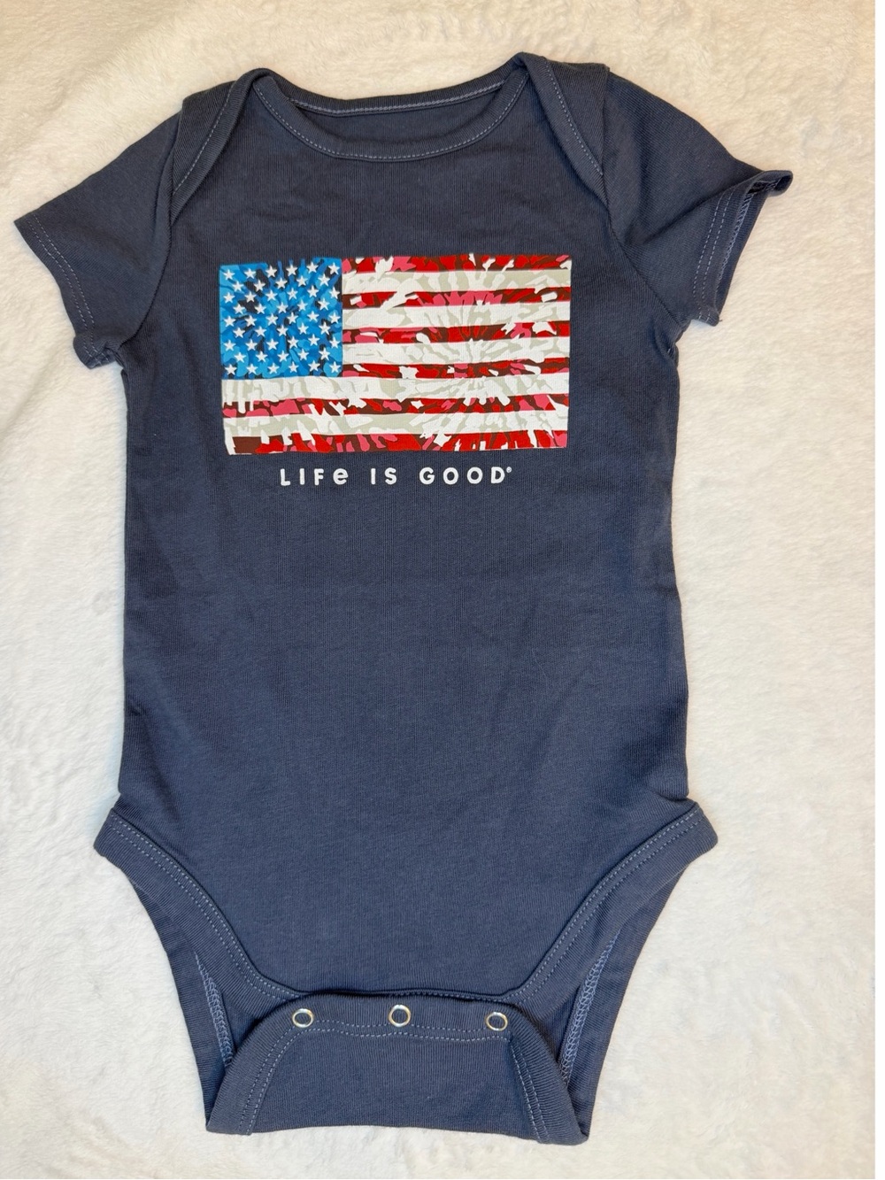 ✨NWT - Life Is Good Navy Baby Onesie with American Flag - 6-12 month
